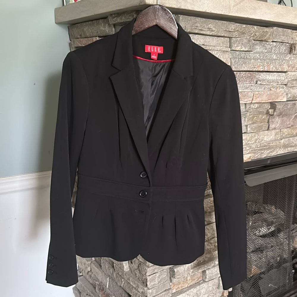 Size 6 ELLE suit jacket